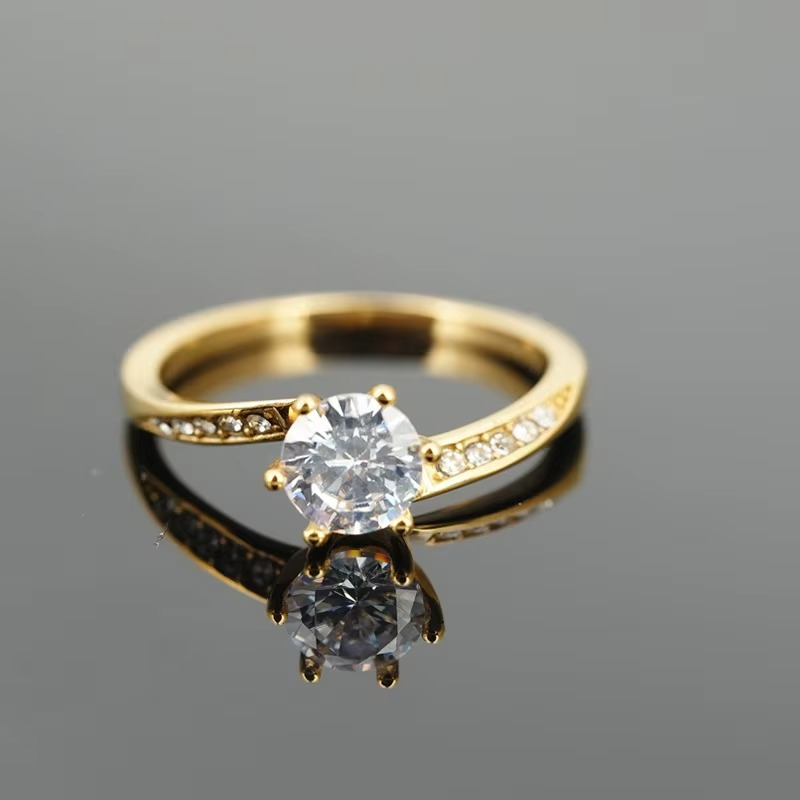 18k Gold Solitaire Wedding Ring with Eternal Crystals